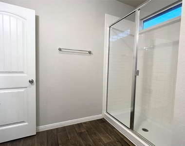 105 Naset Dr - Photo Thumbnail 27