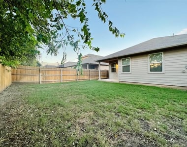 105 Naset Dr - Photo Thumbnail 30