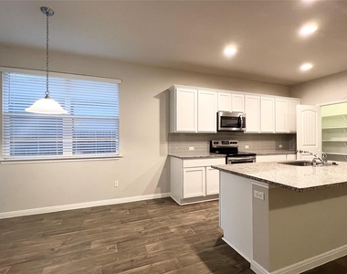 105 Naset Dr - Photo Thumbnail 16