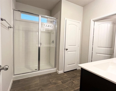 105 Naset Dr - Photo Thumbnail 24