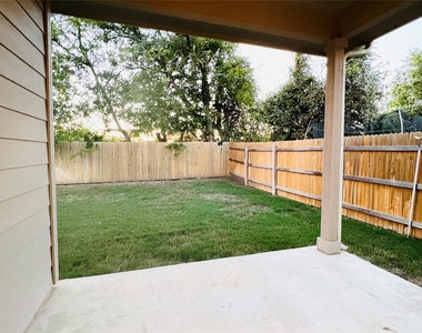 105 Naset Dr - Photo Thumbnail 29