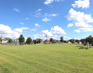 169 Isabella Way - Photo Thumbnail 2