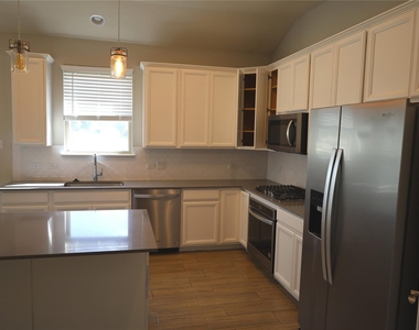 169 Isabella Way - Photo Thumbnail 5