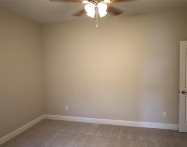 169 Isabella Way - Photo Thumbnail 11
