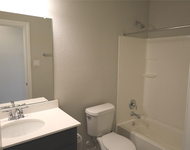 169 Isabella Way - Photo Thumbnail 13