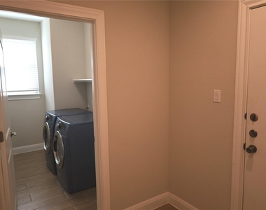 169 Isabella Way - Photo Thumbnail 14