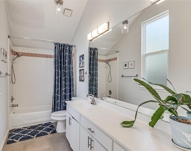 5606 Sedgefield Dr - Photo Thumbnail 18