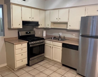 2304 Barton Village Cir - Photo Thumbnail 1