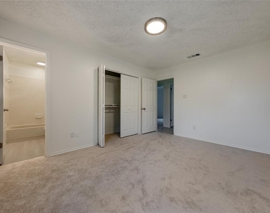 1702 Ireland Dr - Photo Thumbnail 14
