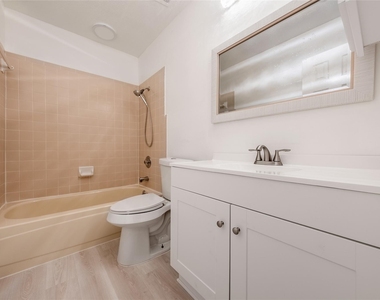 1702 Ireland Dr - Photo Thumbnail 19