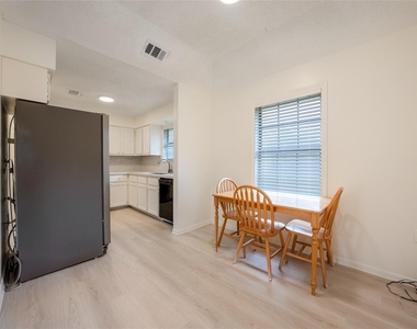 1702 Ireland Dr - Photo Thumbnail 7