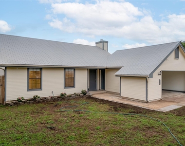 1702 Ireland Dr - Photo Thumbnail 2