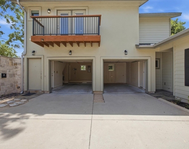1315 W Anderson Ln - Photo Thumbnail 3