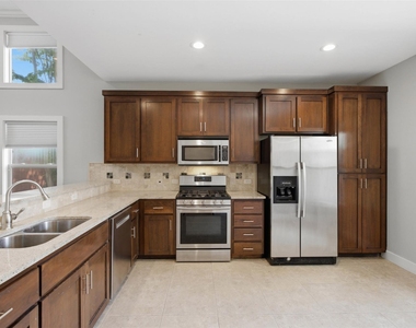 1315 W Anderson Ln - Photo Thumbnail 7