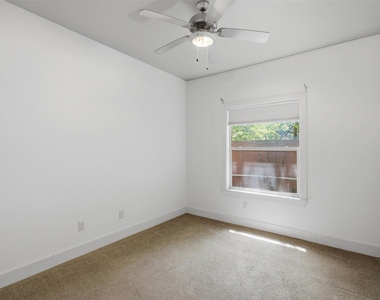 1315 W Anderson Ln - Photo Thumbnail 24