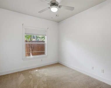 1315 W Anderson Ln - Photo Thumbnail 27
