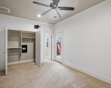 1315 W Anderson Ln - Photo Thumbnail 18