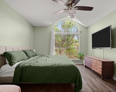 8715 Dandelion Trl - Photo Thumbnail 11