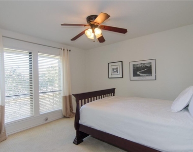 1353 Lost Creek Blvd - Photo Thumbnail 24