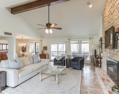 1353 Lost Creek Blvd - Photo Thumbnail 10