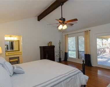 1353 Lost Creek Blvd - Photo Thumbnail 13