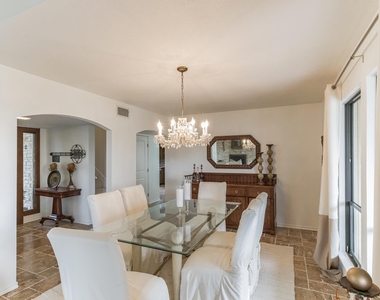 1353 Lost Creek Blvd - Photo Thumbnail 6