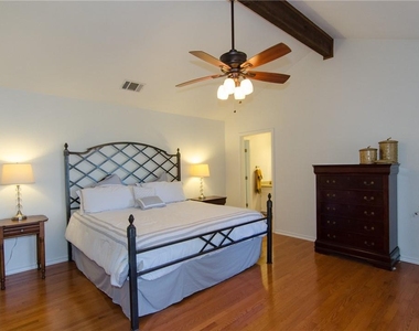 1353 Lost Creek Blvd - Photo Thumbnail 14