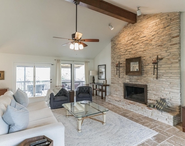 1353 Lost Creek Blvd - Photo Thumbnail 9