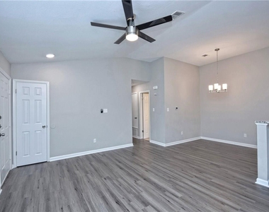2302 Fuzz Fairway - Photo Thumbnail 11