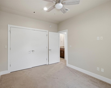 1315 W Anderson Ln - Photo Thumbnail 17