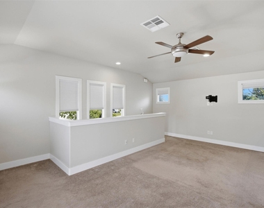 1315 W Anderson Ln - Photo Thumbnail 10