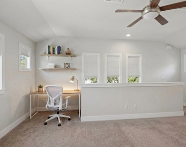 1315 W Anderson Ln - Photo Thumbnail 11