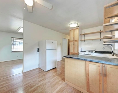 1805 Mohle Dr - Photo Thumbnail 8