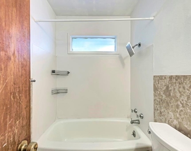 1805 Mohle Dr - Photo Thumbnail 15