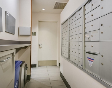 311 W 5th St - Photo Thumbnail 15