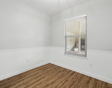 802 Ranch Rd - Photo Thumbnail 12