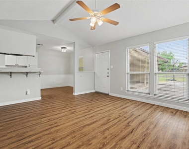 802 Ranch Rd - Photo Thumbnail 5