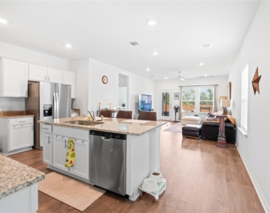 143 Santa Rosa Ln - Photo Thumbnail 5