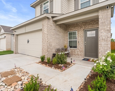 143 Santa Rosa Ln - Photo Thumbnail 2