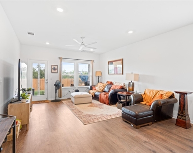 143 Santa Rosa Ln - Photo Thumbnail 9
