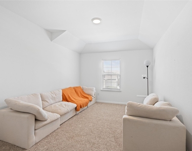143 Santa Rosa Ln - Photo Thumbnail 18