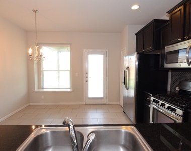 360 Purple Martin Ave - Photo Thumbnail 8