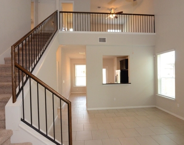 360 Purple Martin Ave - Photo Thumbnail 4