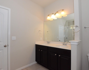 360 Purple Martin Ave - Photo Thumbnail 16