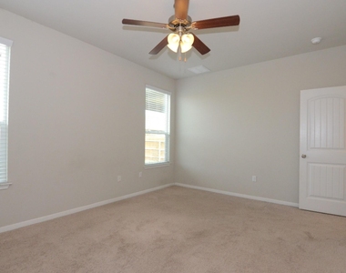 360 Purple Martin Ave - Photo Thumbnail 12