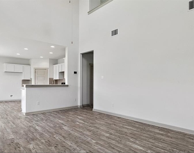 128 New Hampton Way - Photo Thumbnail 4