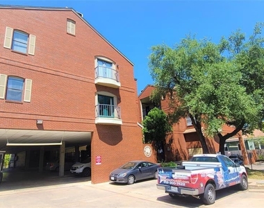 106 E 30th St - Photo Thumbnail 19