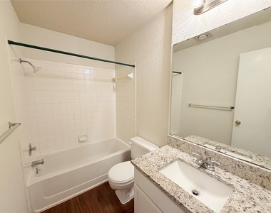 2013 James Pl - Photo Thumbnail 27