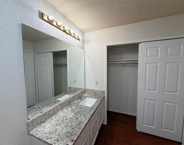 2013 James Pl - Photo Thumbnail 22