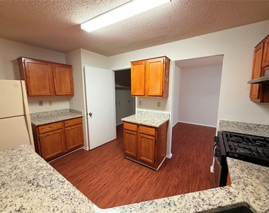 2013 James Pl - Photo Thumbnail 9